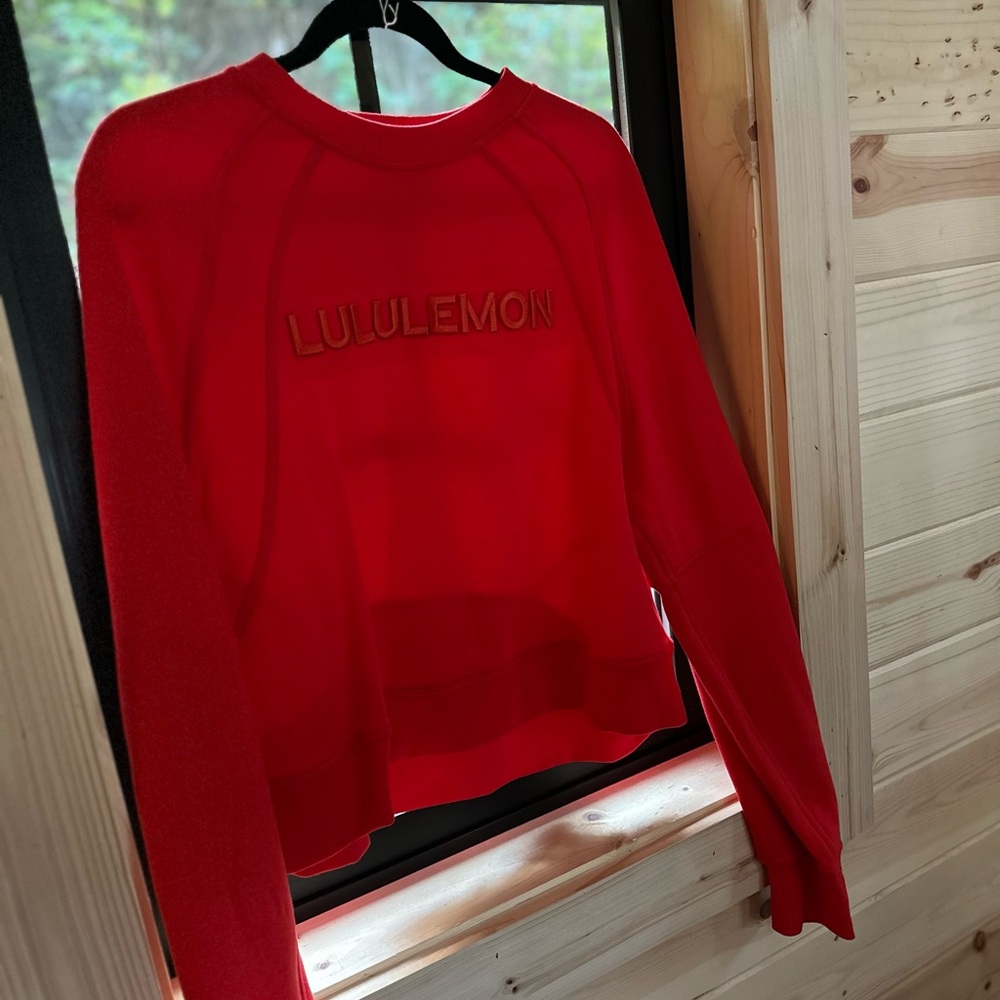 lululemon sweatshirt 🍒